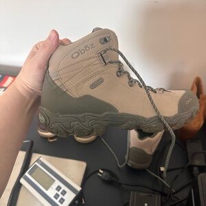 Oboz 10.5 hiking boots wore once